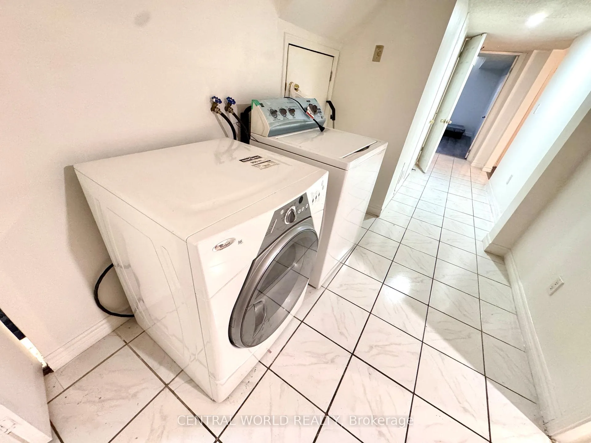 Photo 9 of Unit BASEMENT, 31 Ivan Daniels Drive, Markham, Middlefield — HOMEH