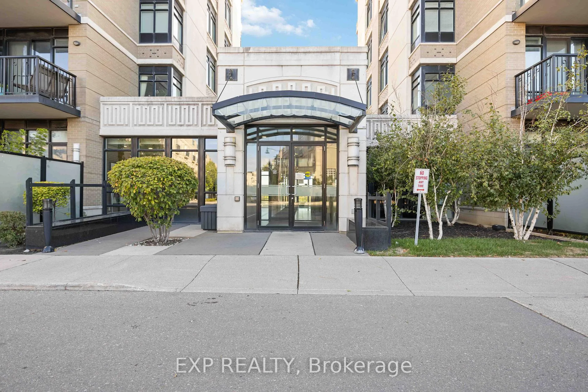 Photo 2 of Unit 616, 131 Upper Duke Crescent, Markham, Unionville — HOMEH