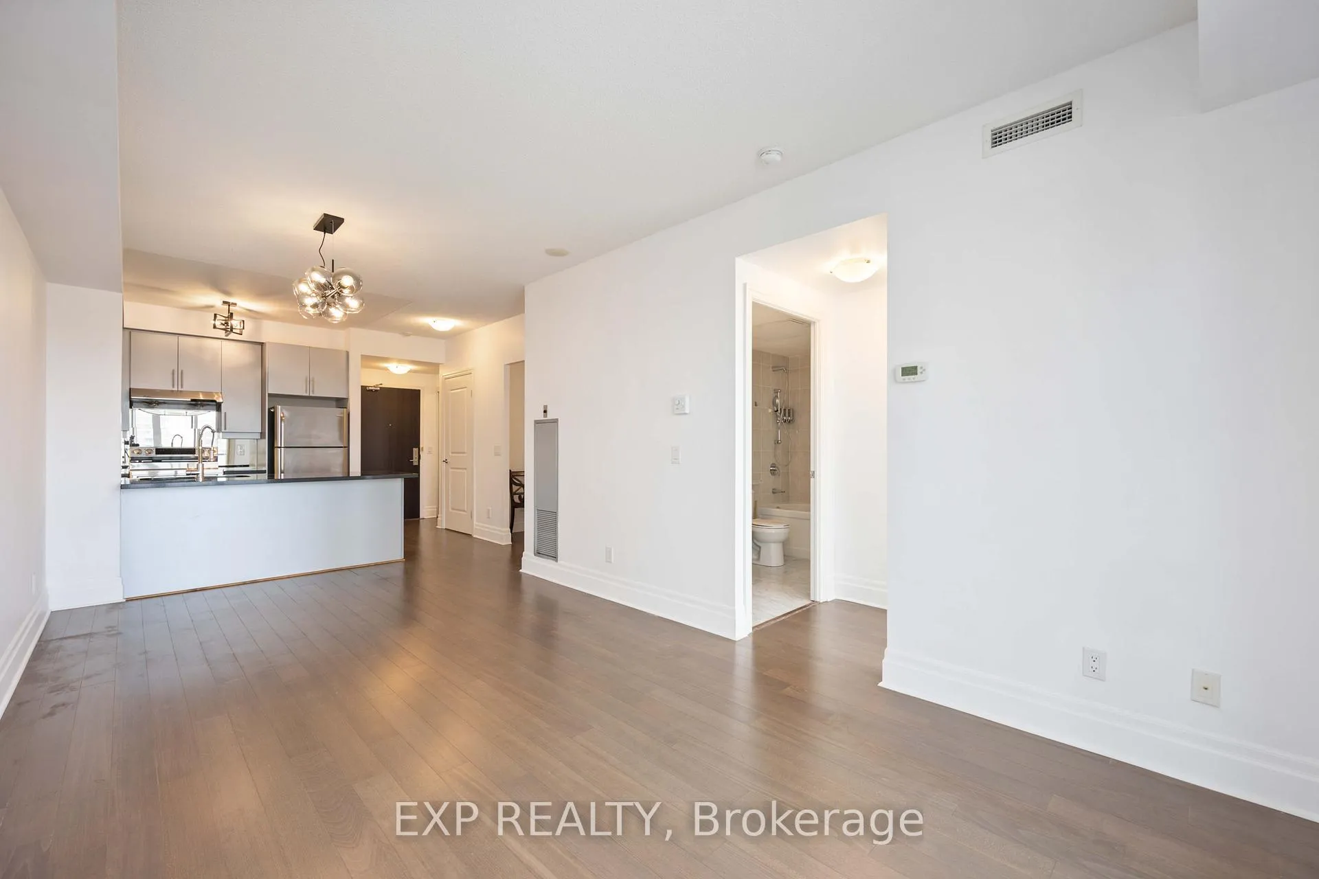 Photo 9 of Unit 616, 131 Upper Duke Crescent, Markham, Unionville — HOMEH