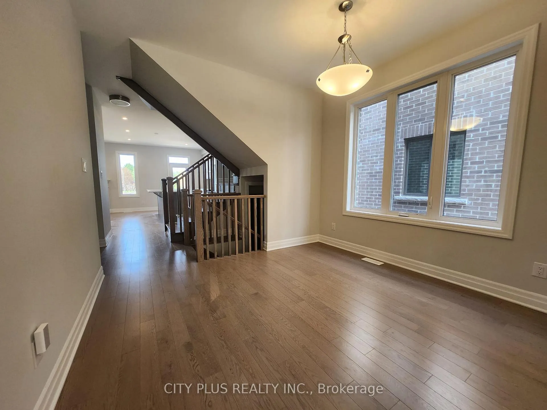 Photo 5 of 43 Spring Oak Crescent, Markham, Victoria Square — HOMEH