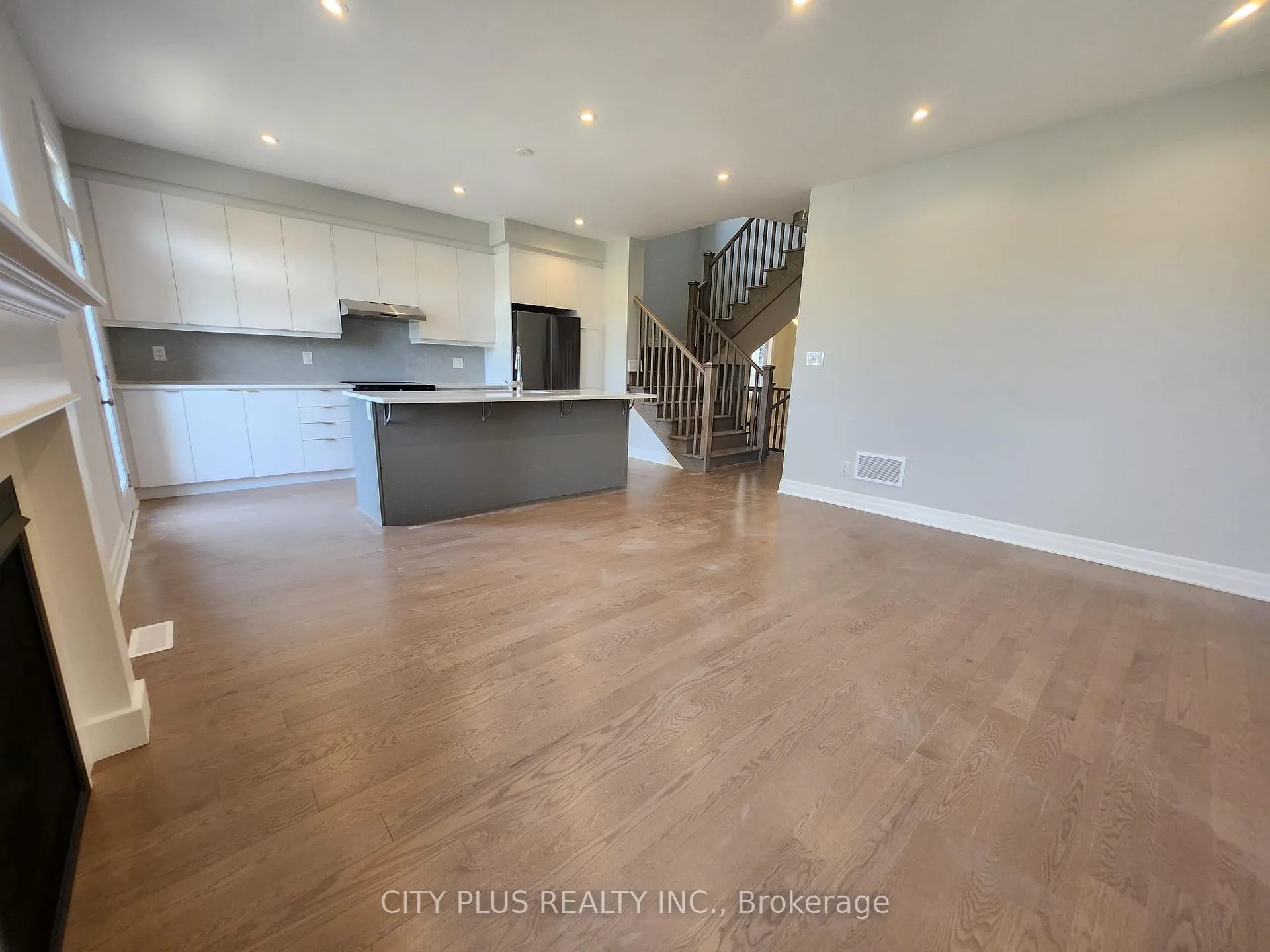 Photo 9 of 43 Spring Oak Crescent, Markham, Victoria Square — HOMEH