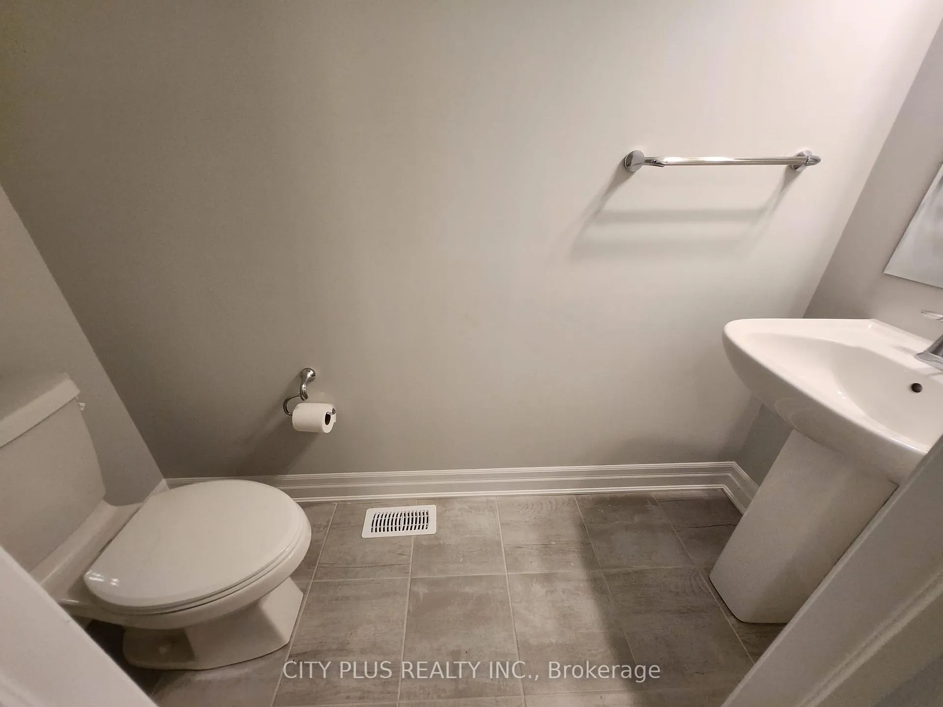 Photo 11 of 43 Spring Oak Crescent, Markham, Victoria Square — HOMEH