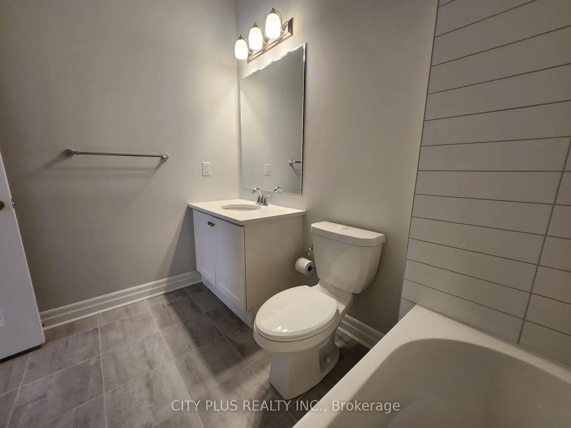 Photo 25 of 43 Spring Oak Crescent, Markham, Victoria Square — HOMEH
