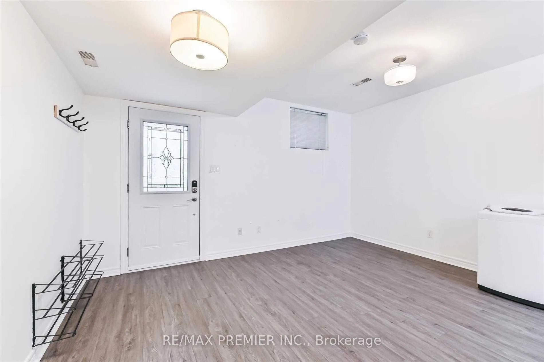 Photo 5 of Unit Lower, 1967 Dundas Street E, Toronto, The Beaches — HOMEH