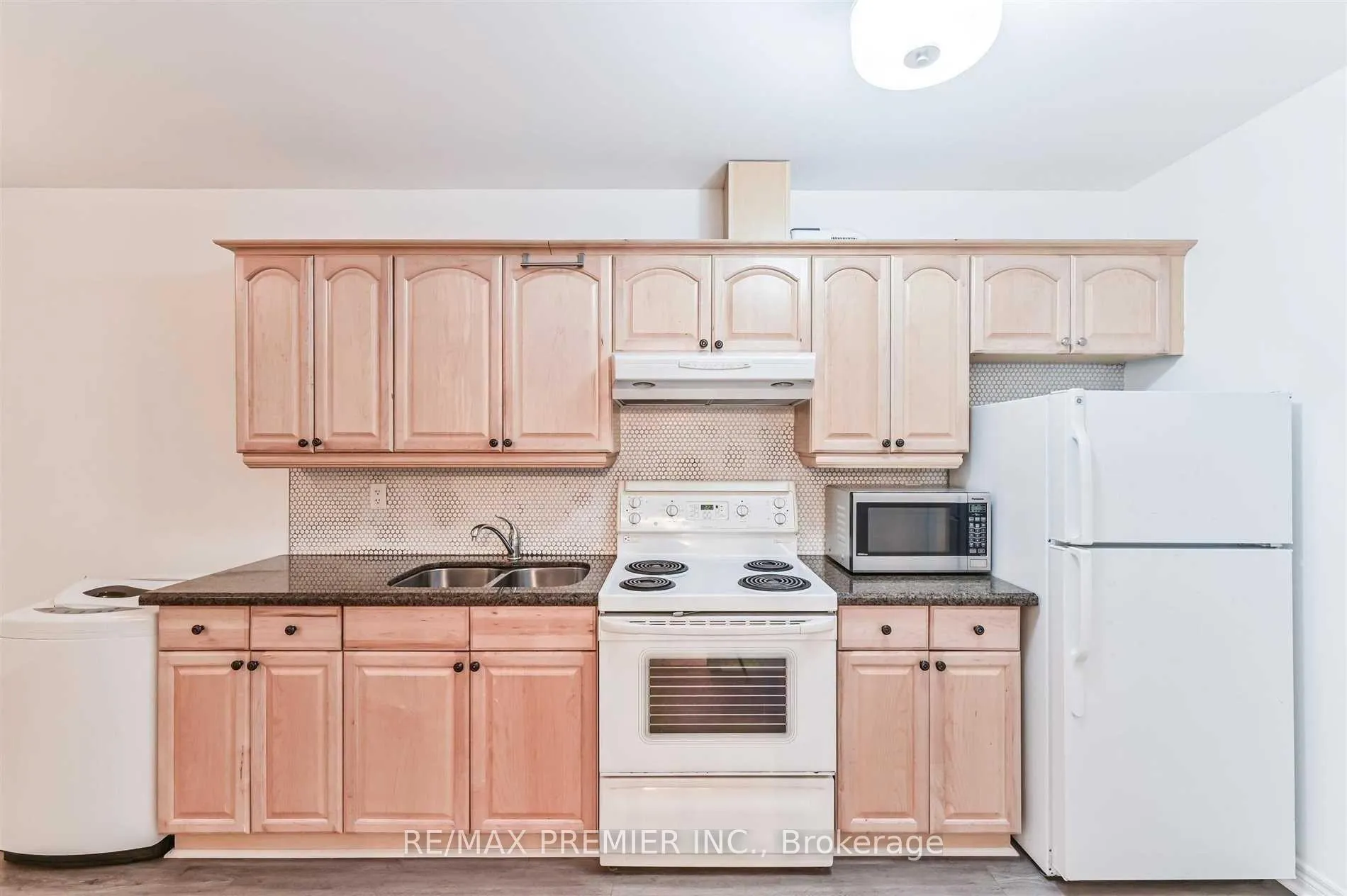 Photo 6 of Unit Lower, 1967 Dundas Street E, Toronto, The Beaches — HOMEH