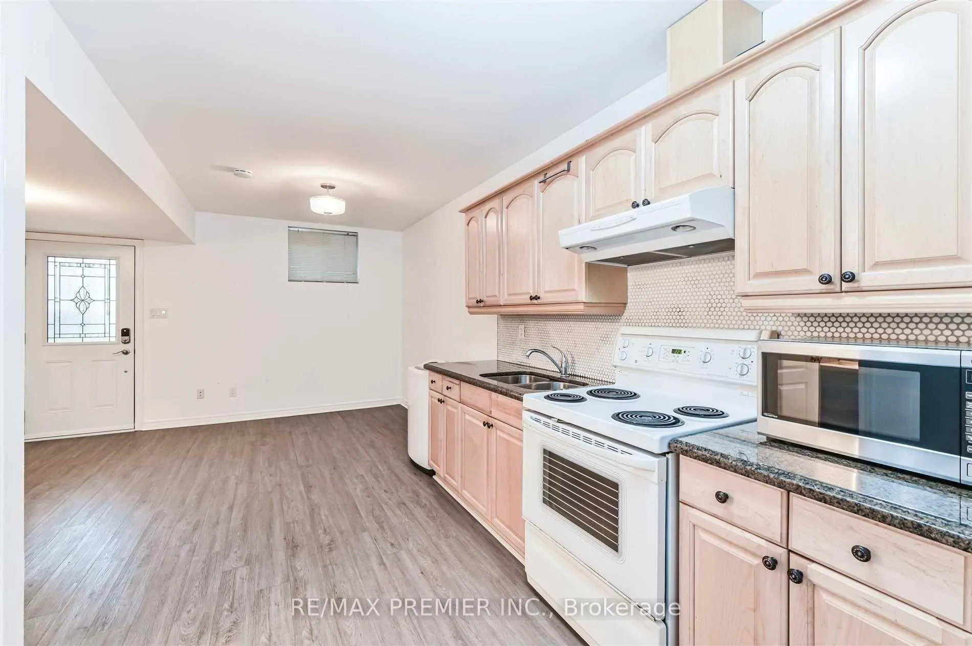 Photo 10 of Unit Lower, 1967 Dundas Street E, Toronto, The Beaches — HOMEH