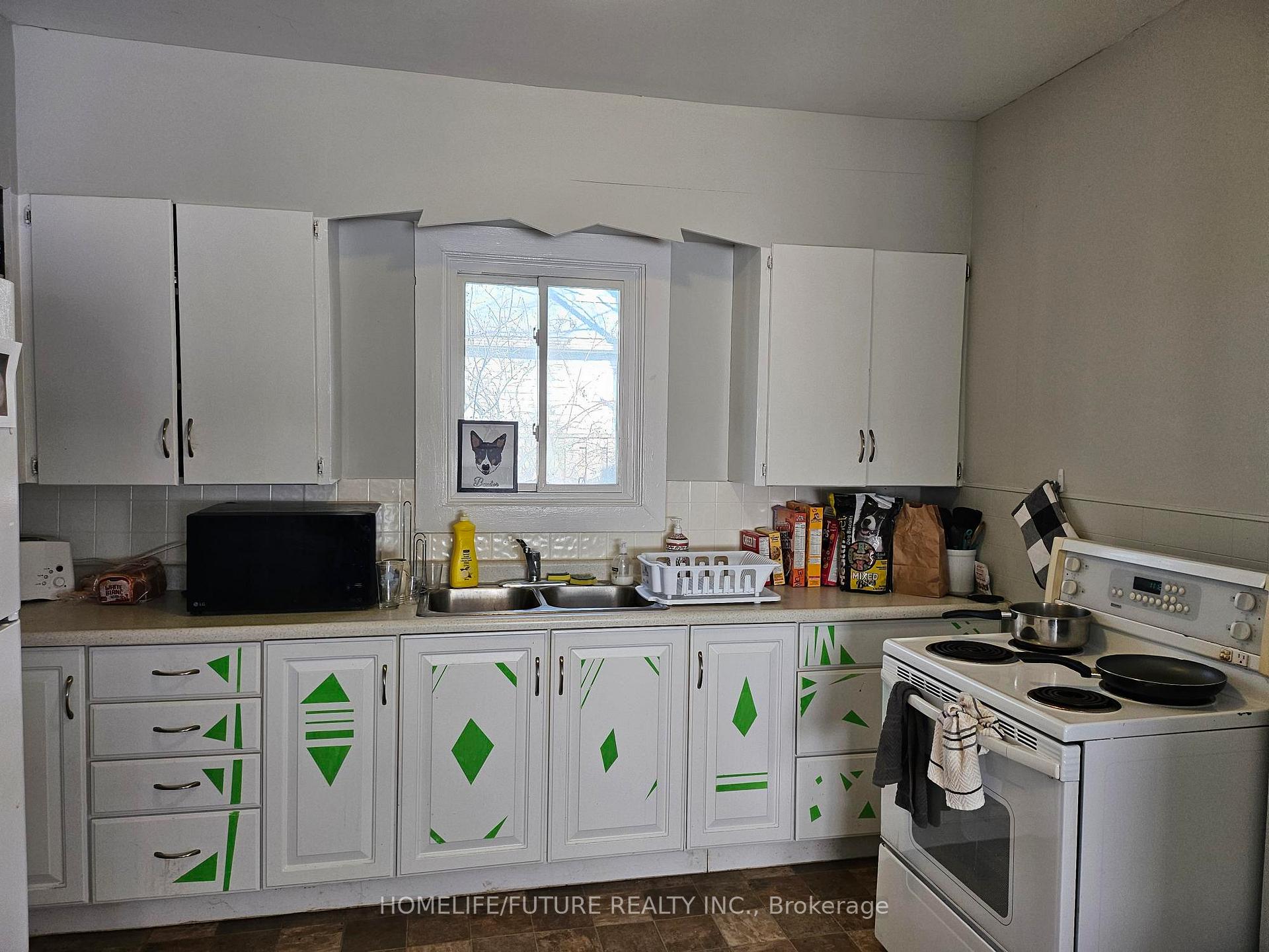 Photo 5 of 108 Duke Street, Clarington, Bowmanville — HOMEH