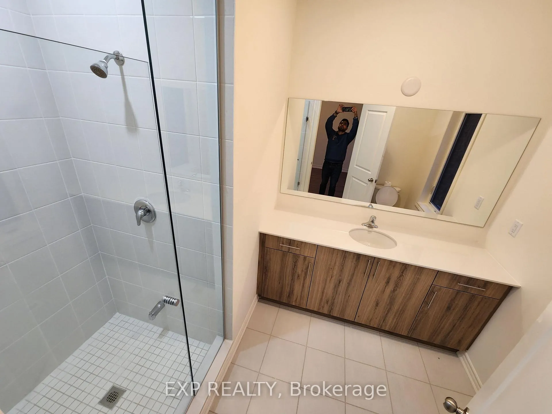 Photo 6 of 535 Danks Ridge Drive, Ajax, South East — HOMEH