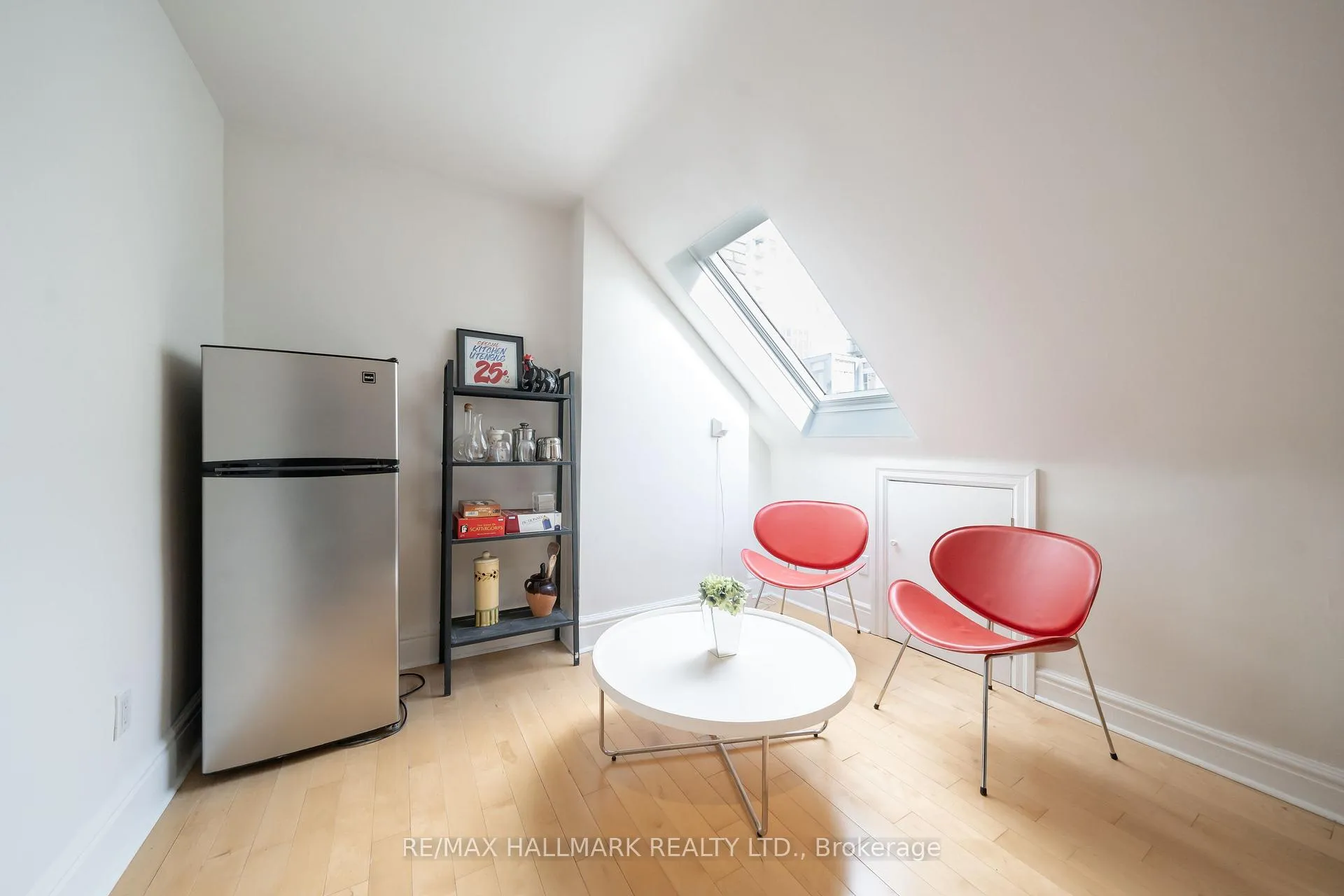 Photo 1 of Unit 3/F, 524 Markham Street, Toronto, Palmerston-Little Italy — HOMEH