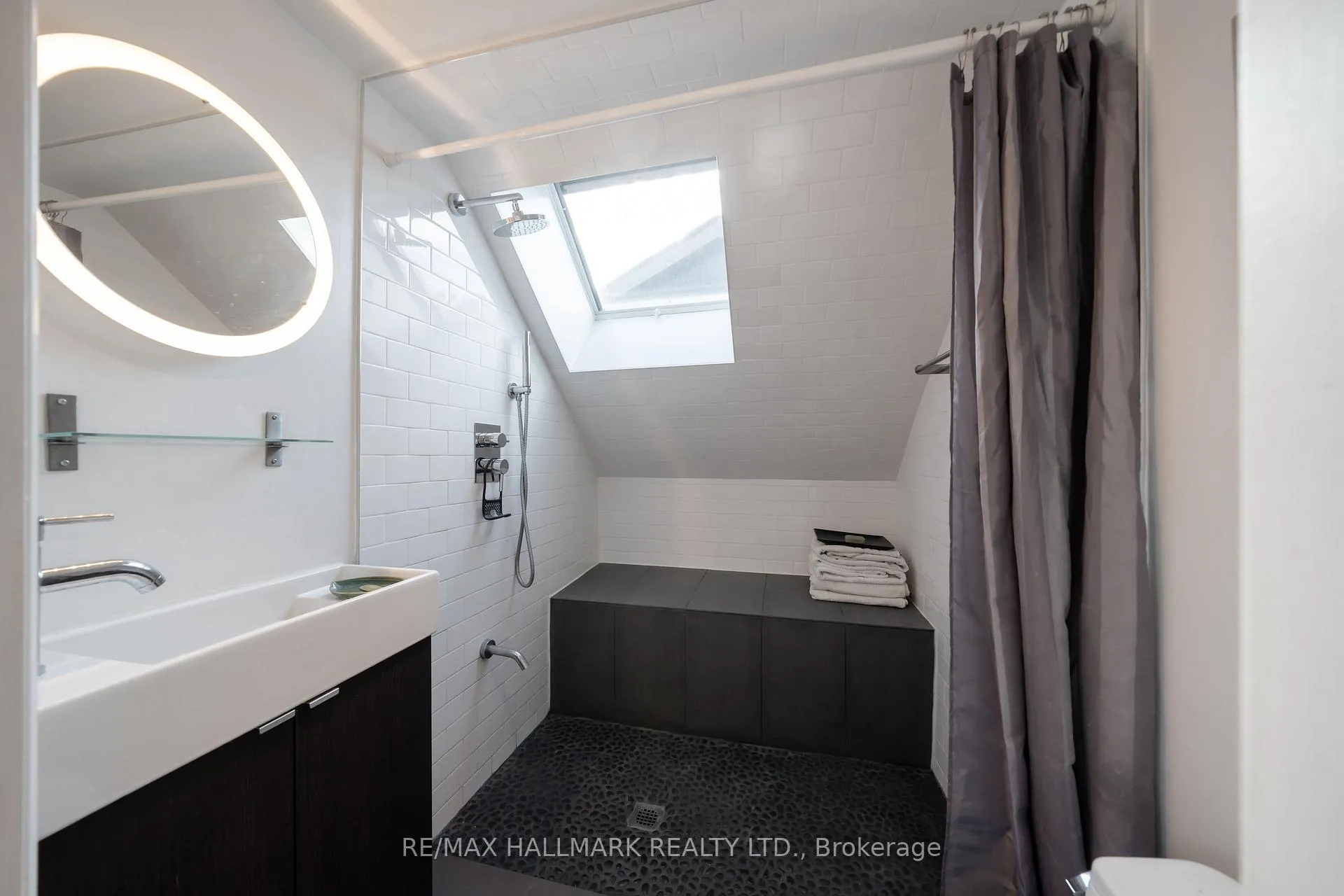 Photo 7 of Unit 3/F, 524 Markham Street, Toronto, Palmerston-Little Italy — HOMEH