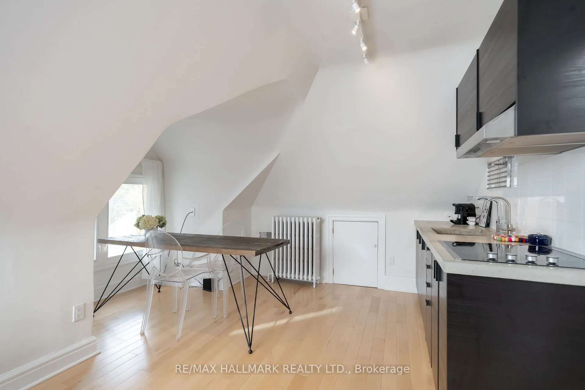 Photo 9 of Unit 3/F, 524 Markham Street, Toronto, Palmerston-Little Italy — HOMEH