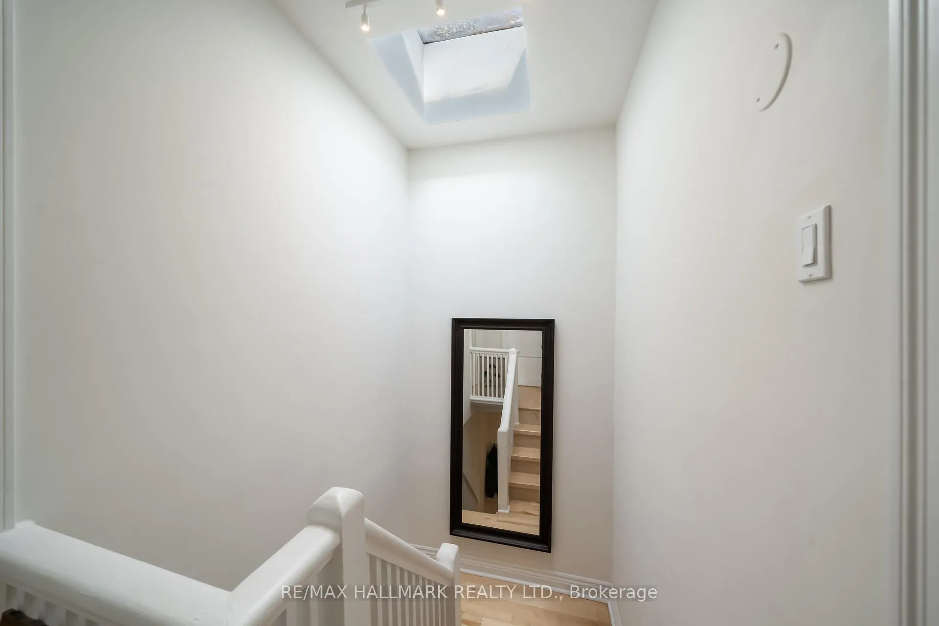 Photo 15 of Unit 3/F, 524 Markham Street, Toronto, Palmerston-Little Italy — HOMEH