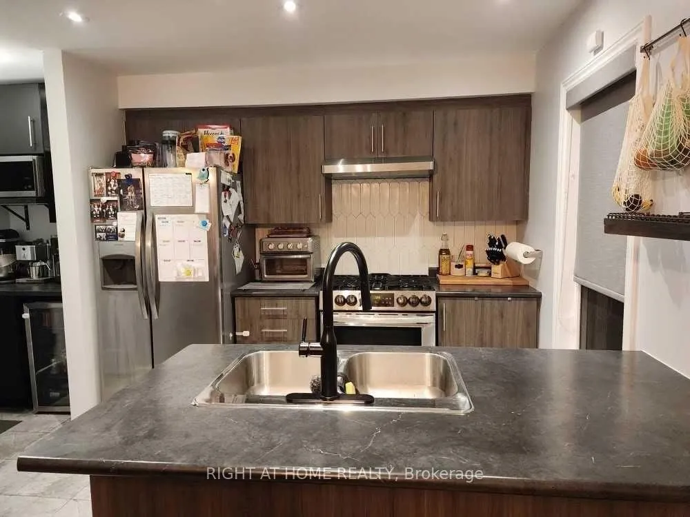 Photo 5 of 16 Brown Bear Street, Barrie, Rural Barrie Southwest — HOMEH
