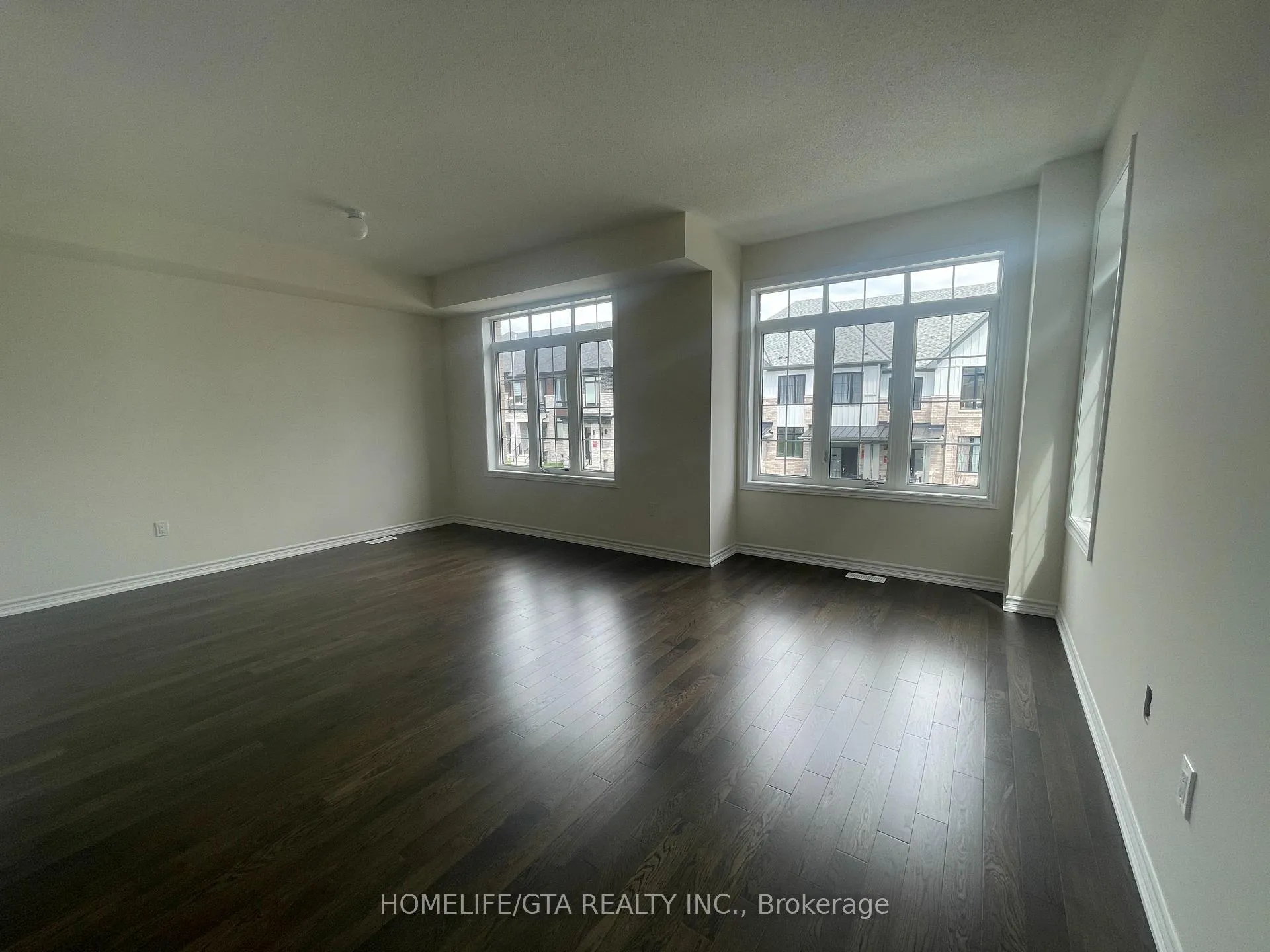 Photo 6 of 2640 Apricot Lane, Pickering, Rural Pickering — HOMEH