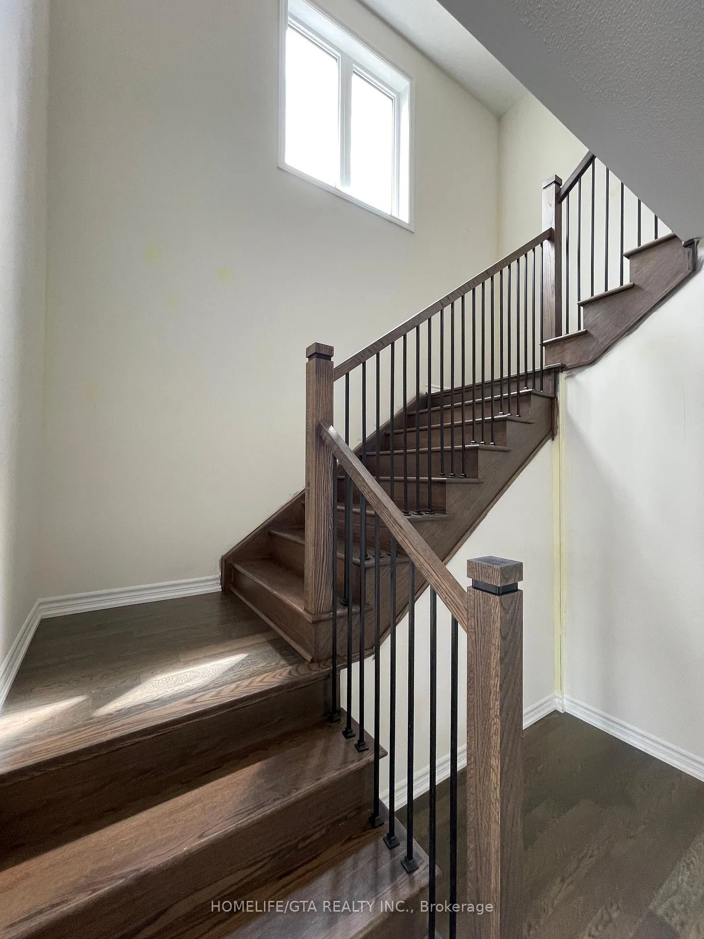 Photo 8 of 2640 Apricot Lane, Pickering, Rural Pickering — HOMEH