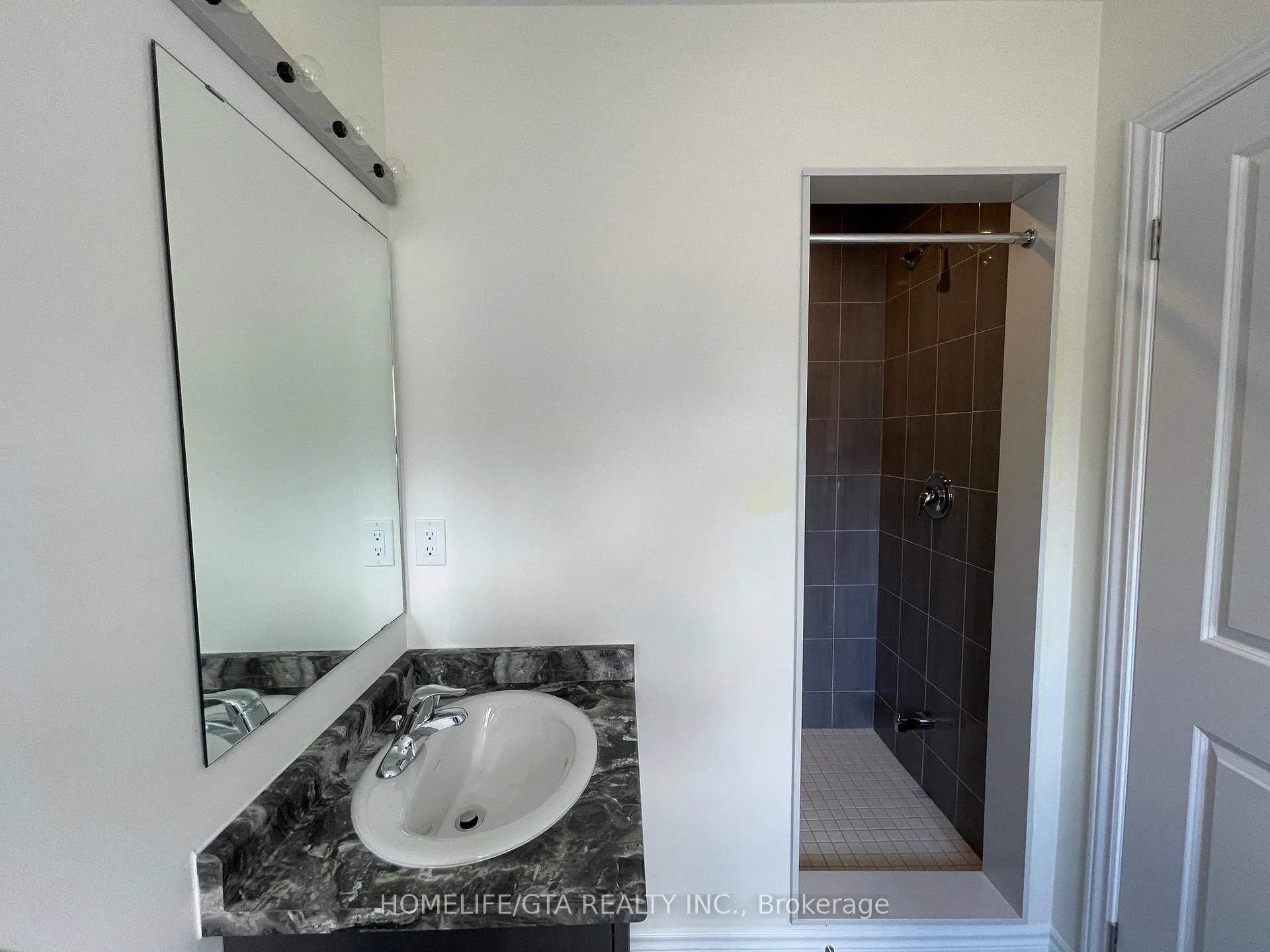 Photo 10 of 2640 Apricot Lane, Pickering, Rural Pickering — HOMEH