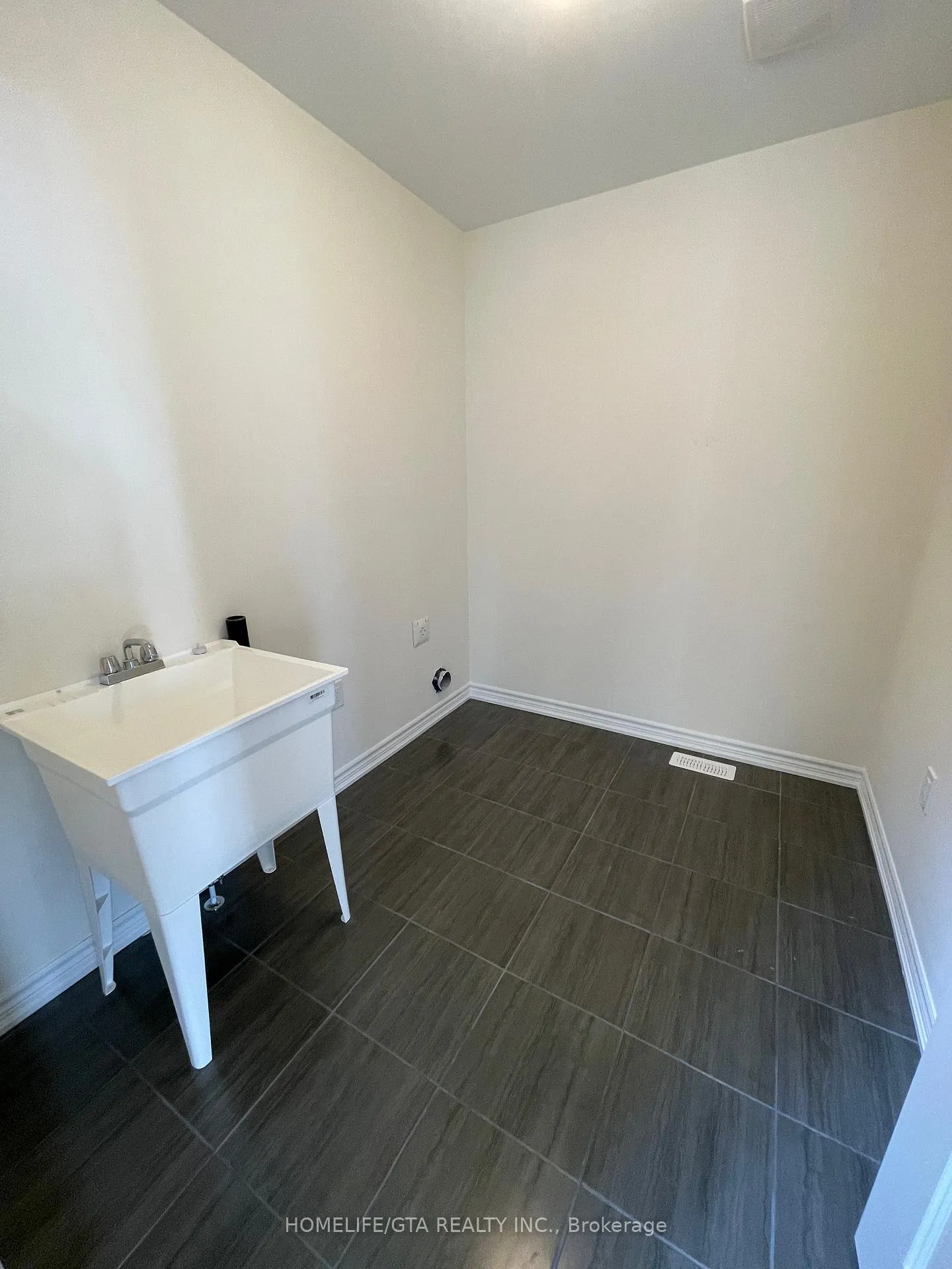 Photo 12 of 2640 Apricot Lane, Pickering, Rural Pickering — HOMEH