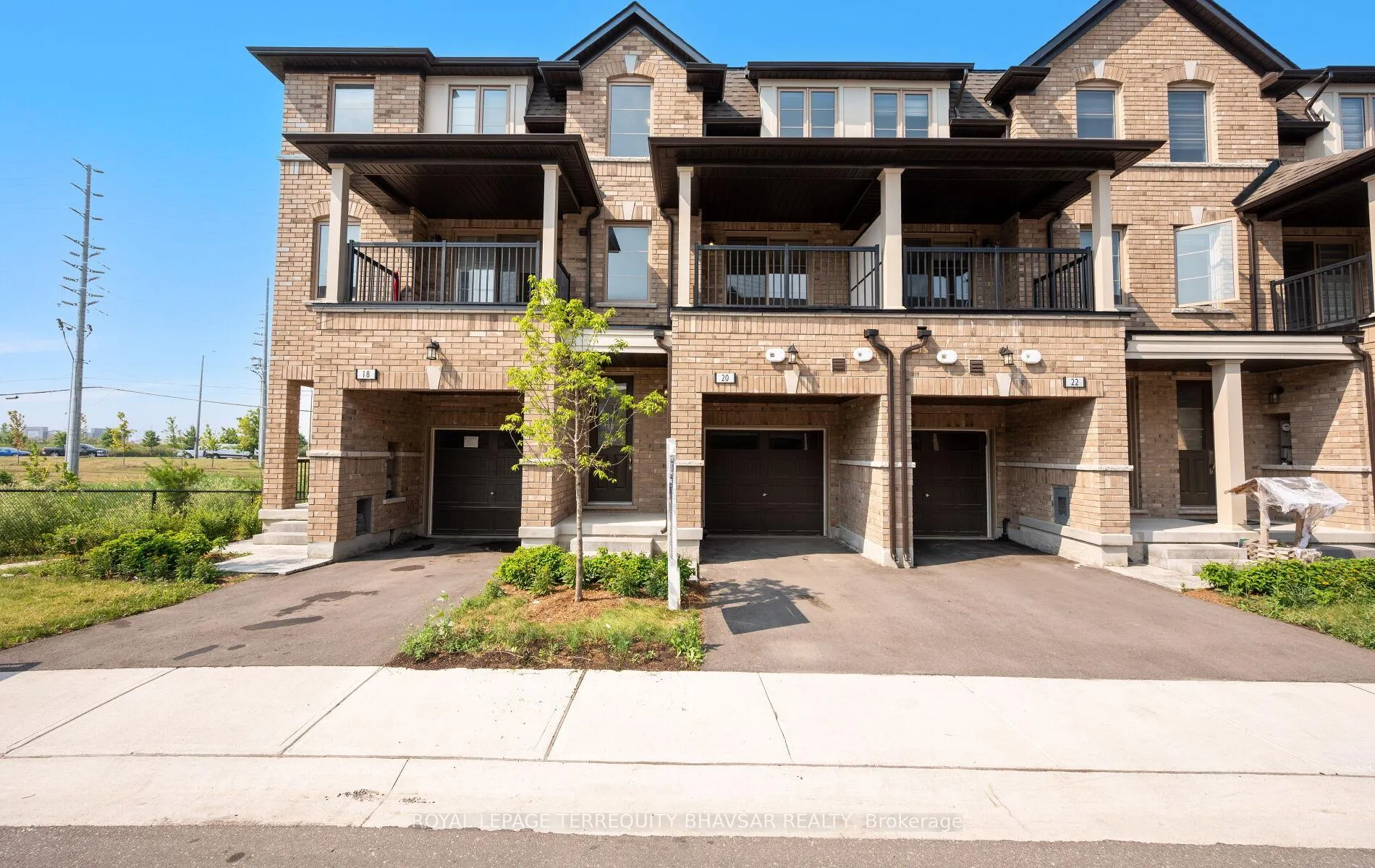 Photo 2 of 20 Vestry Way, Brampton, Goreway Drive Corridor — HOMEH