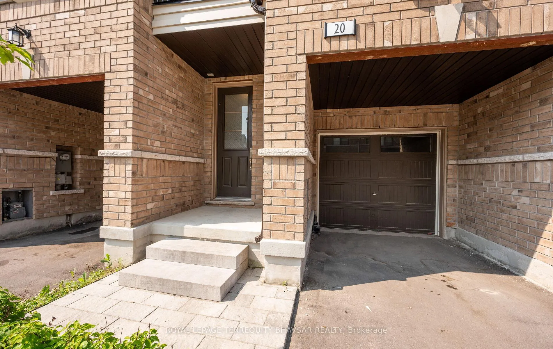 Photo 3 of 20 Vestry Way, Brampton, Goreway Drive Corridor — HOMEH