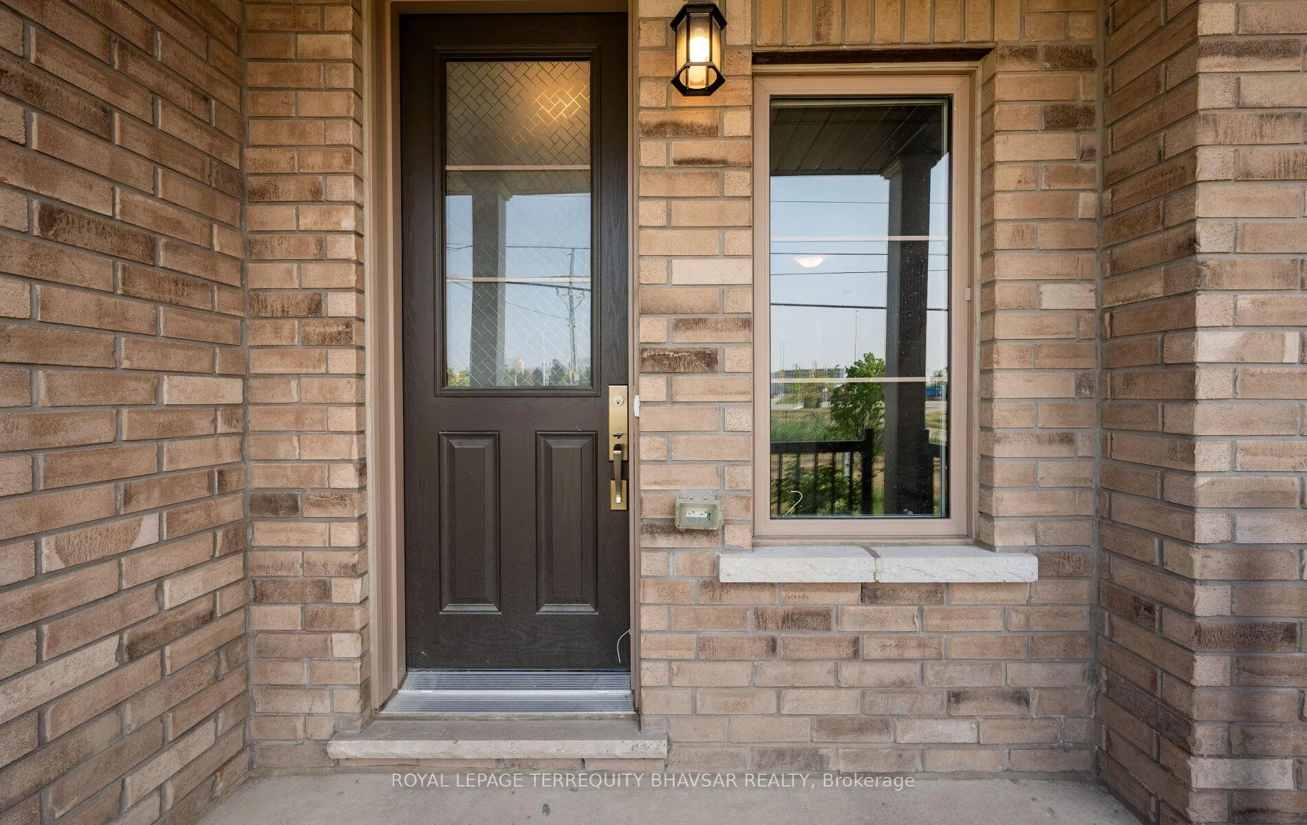 Photo 6 of 20 Vestry Way, Brampton, Goreway Drive Corridor — HOMEH