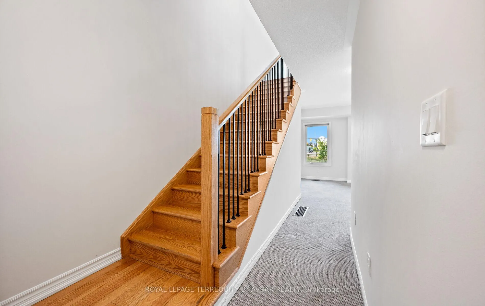 Photo 13 of 20 Vestry Way, Brampton, Goreway Drive Corridor — HOMEH