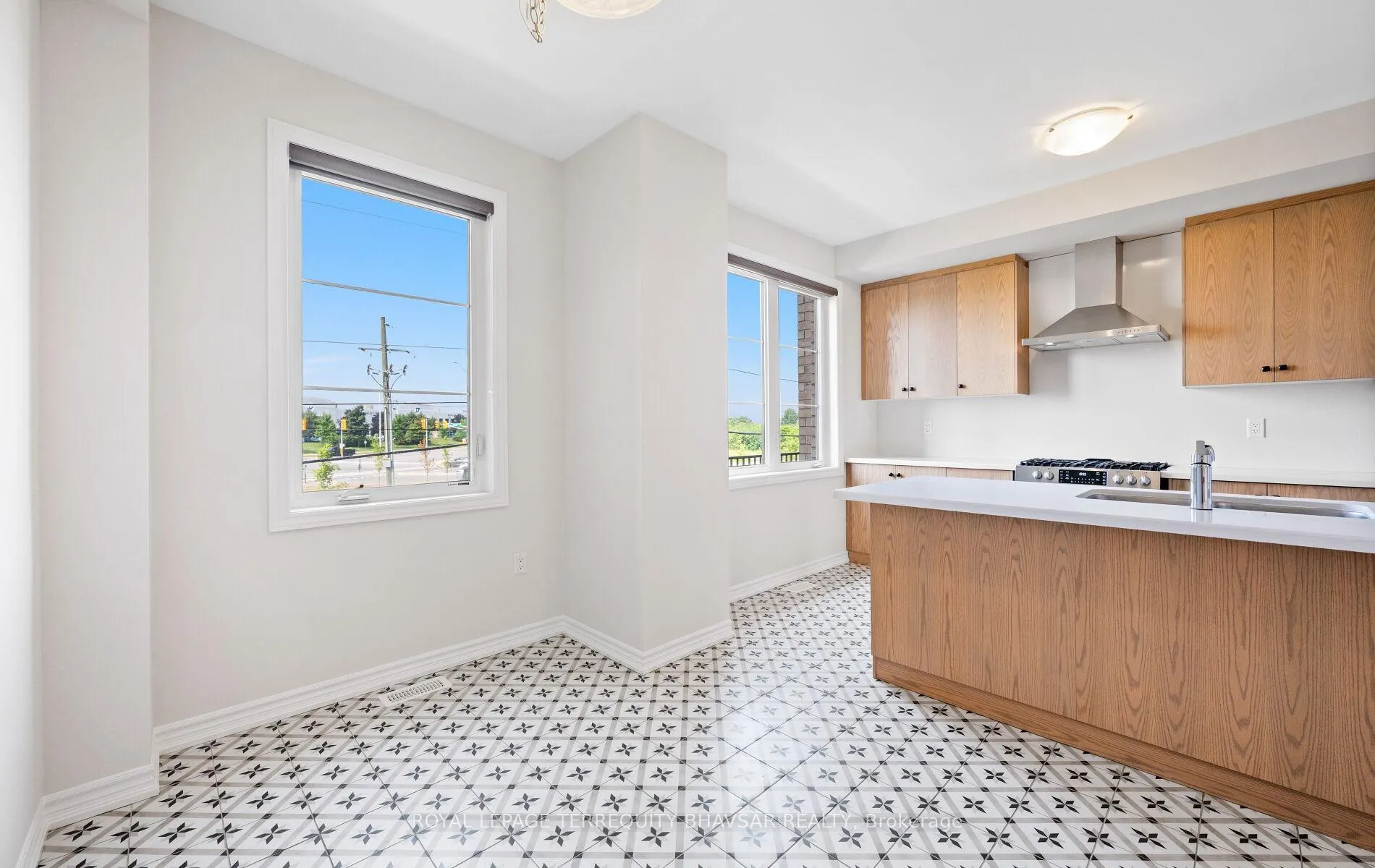 Photo 15 of 20 Vestry Way, Brampton, Goreway Drive Corridor — HOMEH