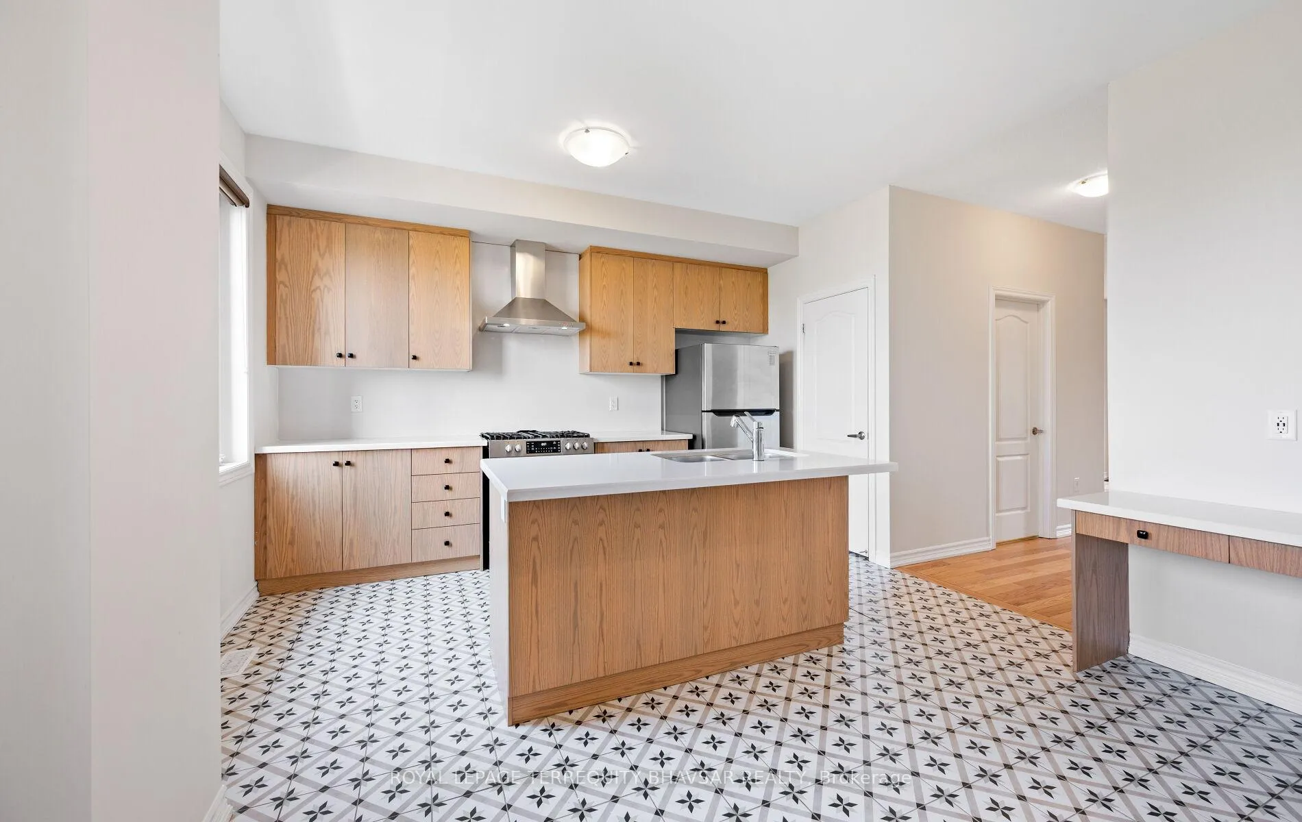 Photo 17 of 20 Vestry Way, Brampton, Goreway Drive Corridor — HOMEH