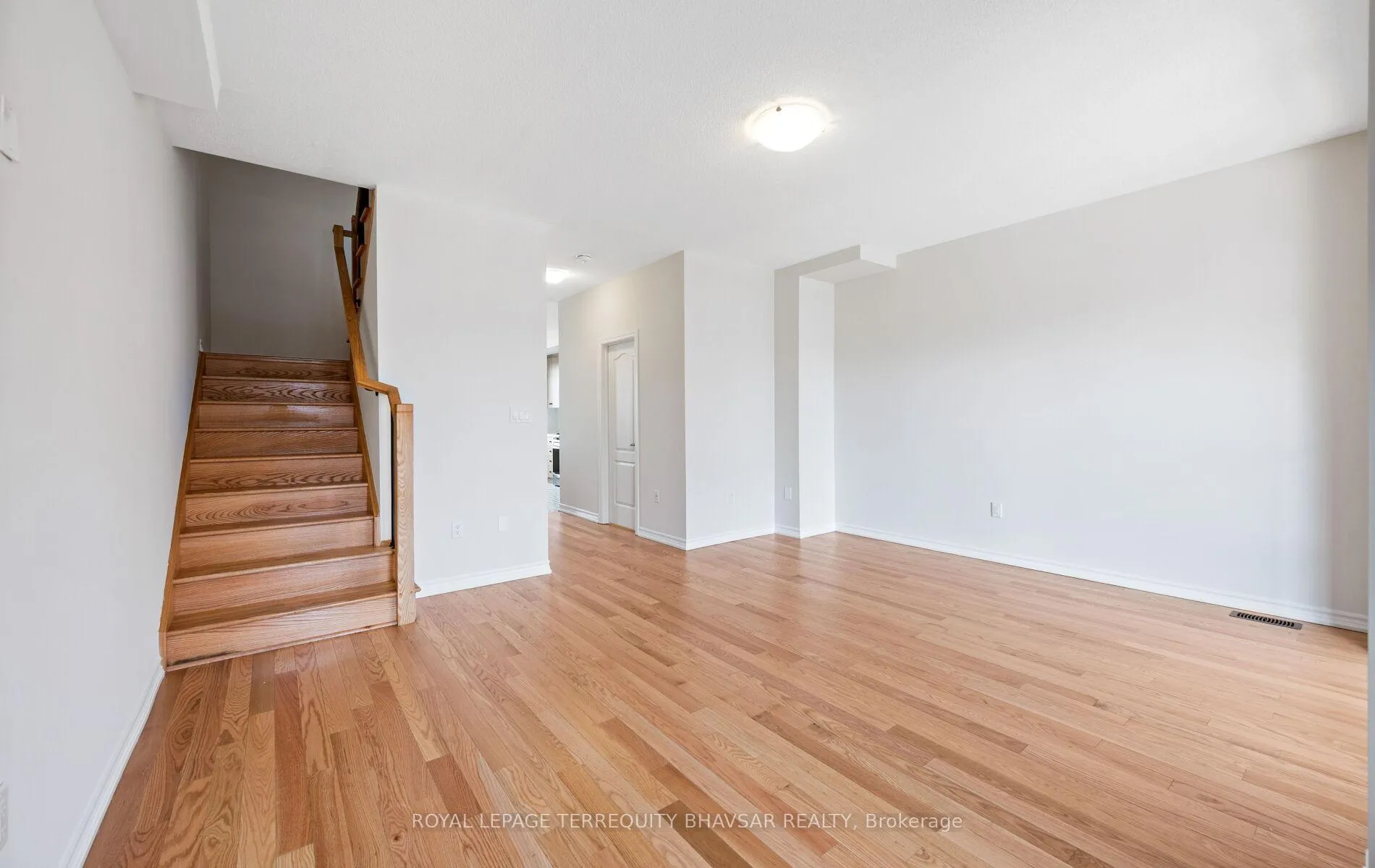 Photo 23 of 20 Vestry Way, Brampton, Goreway Drive Corridor — HOMEH