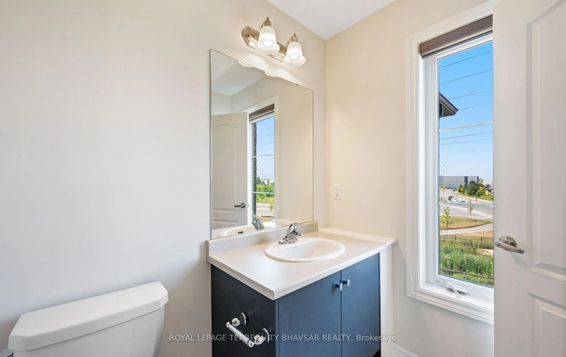 Photo 34 of 20 Vestry Way, Brampton, Goreway Drive Corridor — HOMEH