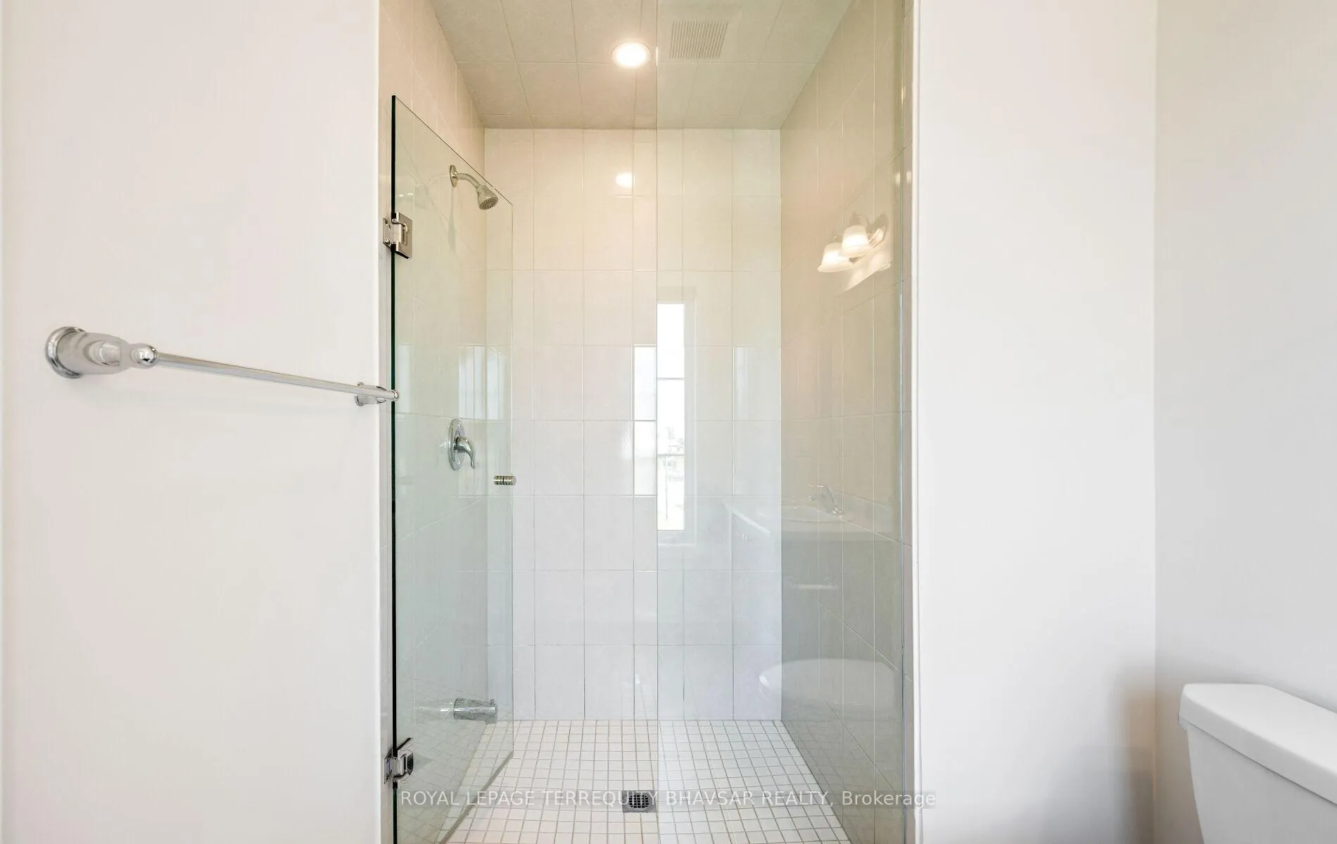Photo 36 of 20 Vestry Way, Brampton, Goreway Drive Corridor — HOMEH