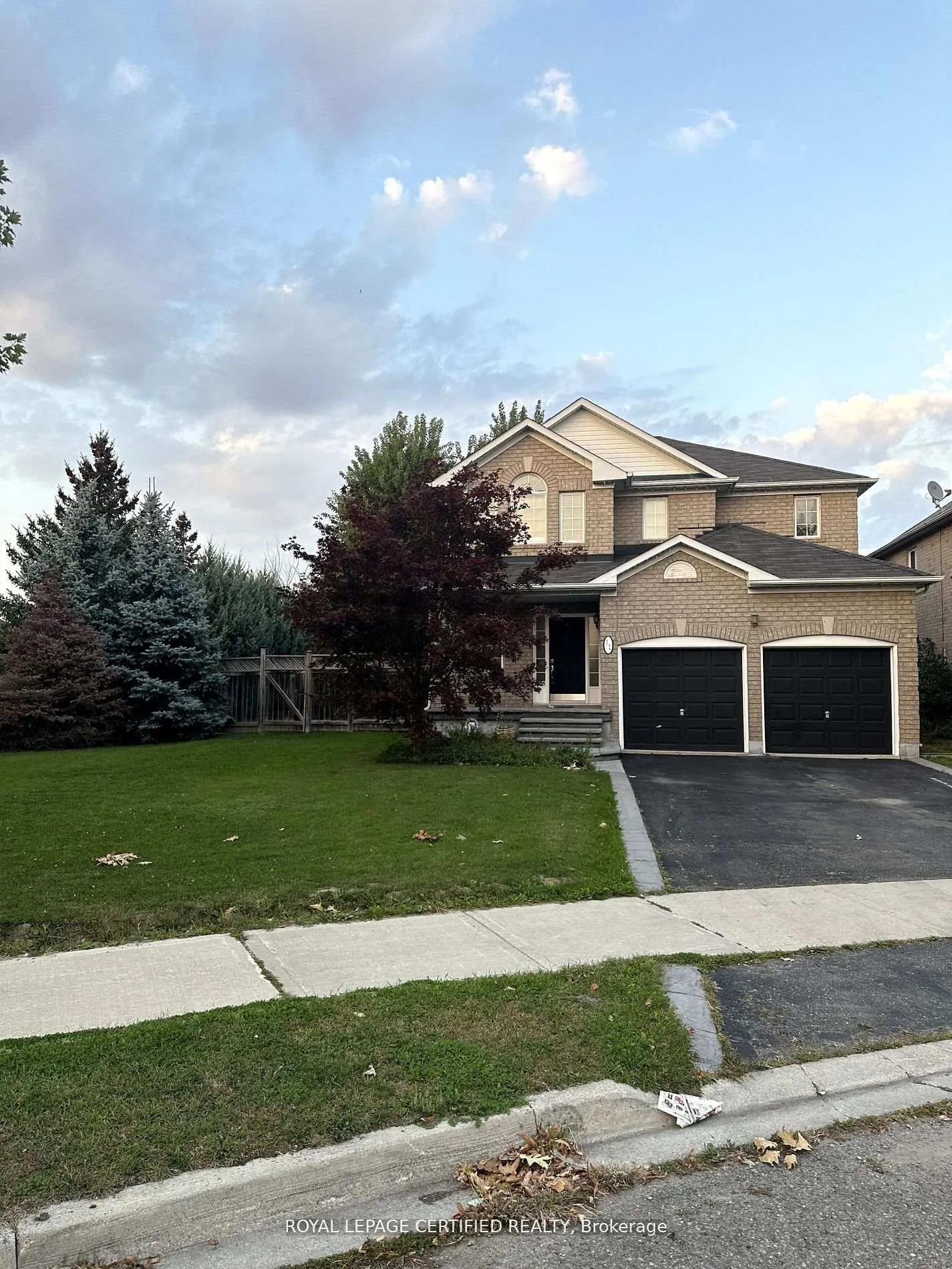 Photo 1 of 32 Fallstar Crescent, Brampton, Fletcher's Meadow — HOMEH