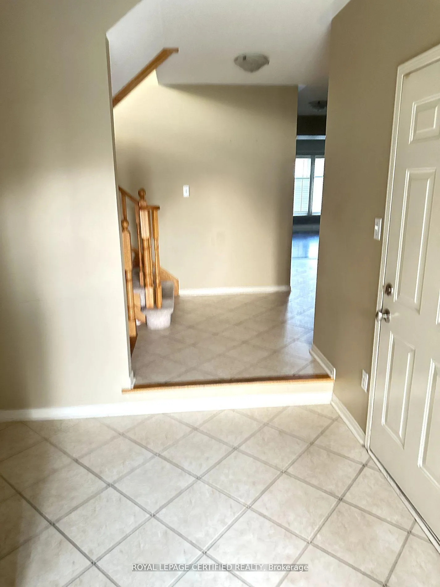 Photo 3 of 32 Fallstar Crescent, Brampton, Fletcher's Meadow — HOMEH