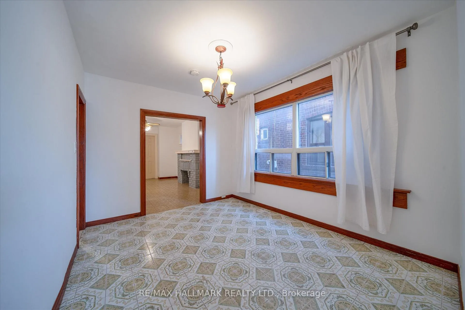 Photo 5 of 99 Strathmore Boulevard, Toronto, Danforth — HOMEH