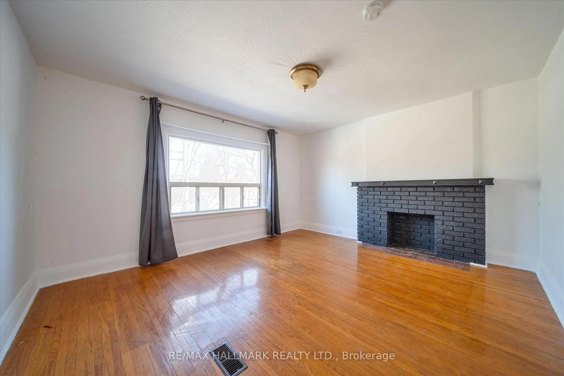 Photo 10 of 99 Strathmore Boulevard, Toronto, Danforth — HOMEH