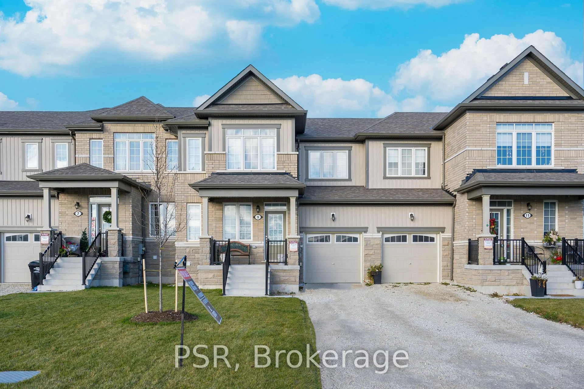 Photo 1 of 9 Stately Drive, Wasaga Beach — HOMEH