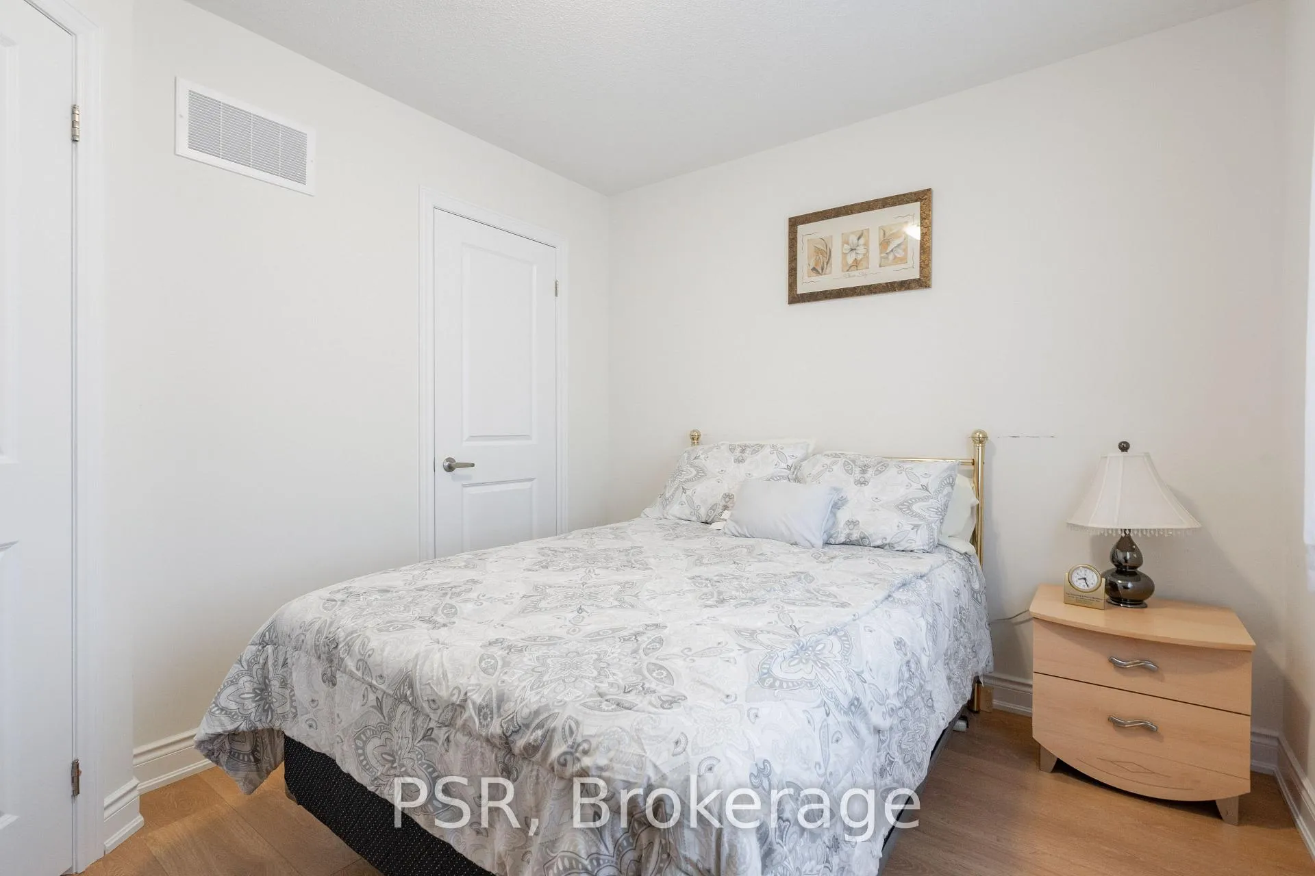 Photo 16 of 9 Stately Drive, Wasaga Beach — HOMEH