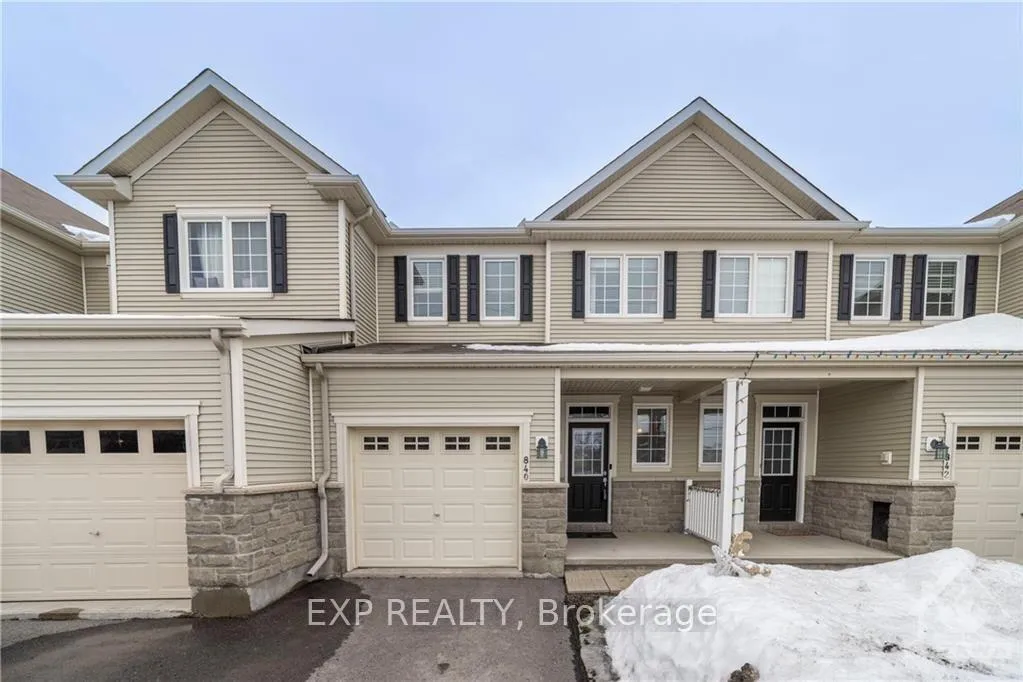Front of 840 Kennacraig Private