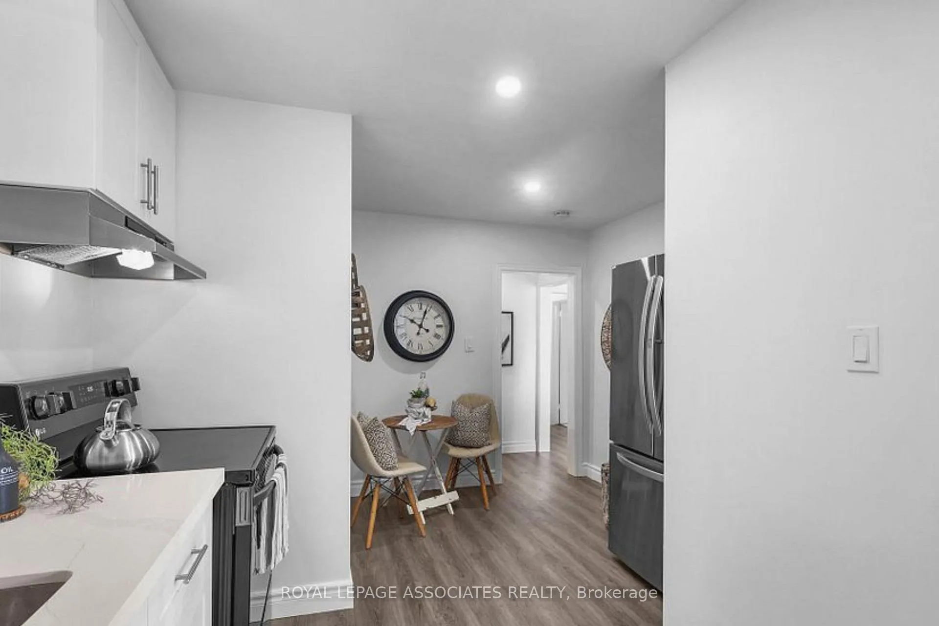 Photo 7 of 615 Perry Crescent, Oshawa, Vanier — HOMEH
