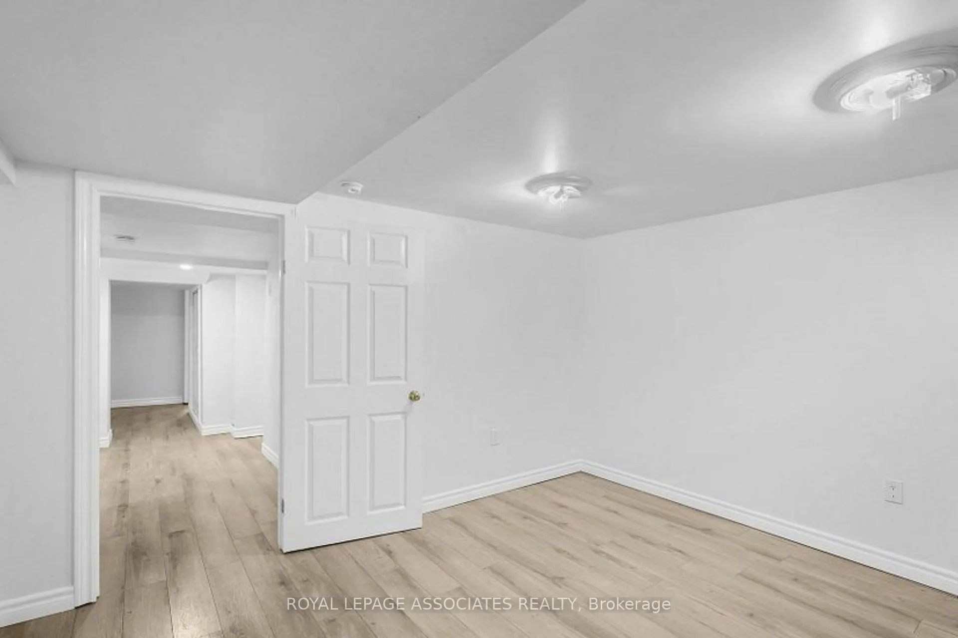 Photo 14 of 615 Perry Crescent, Oshawa, Vanier — HOMEH