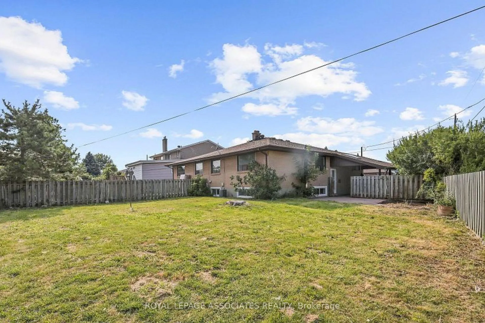 Photo 17 of 615 Perry Crescent, Oshawa, Vanier — HOMEH