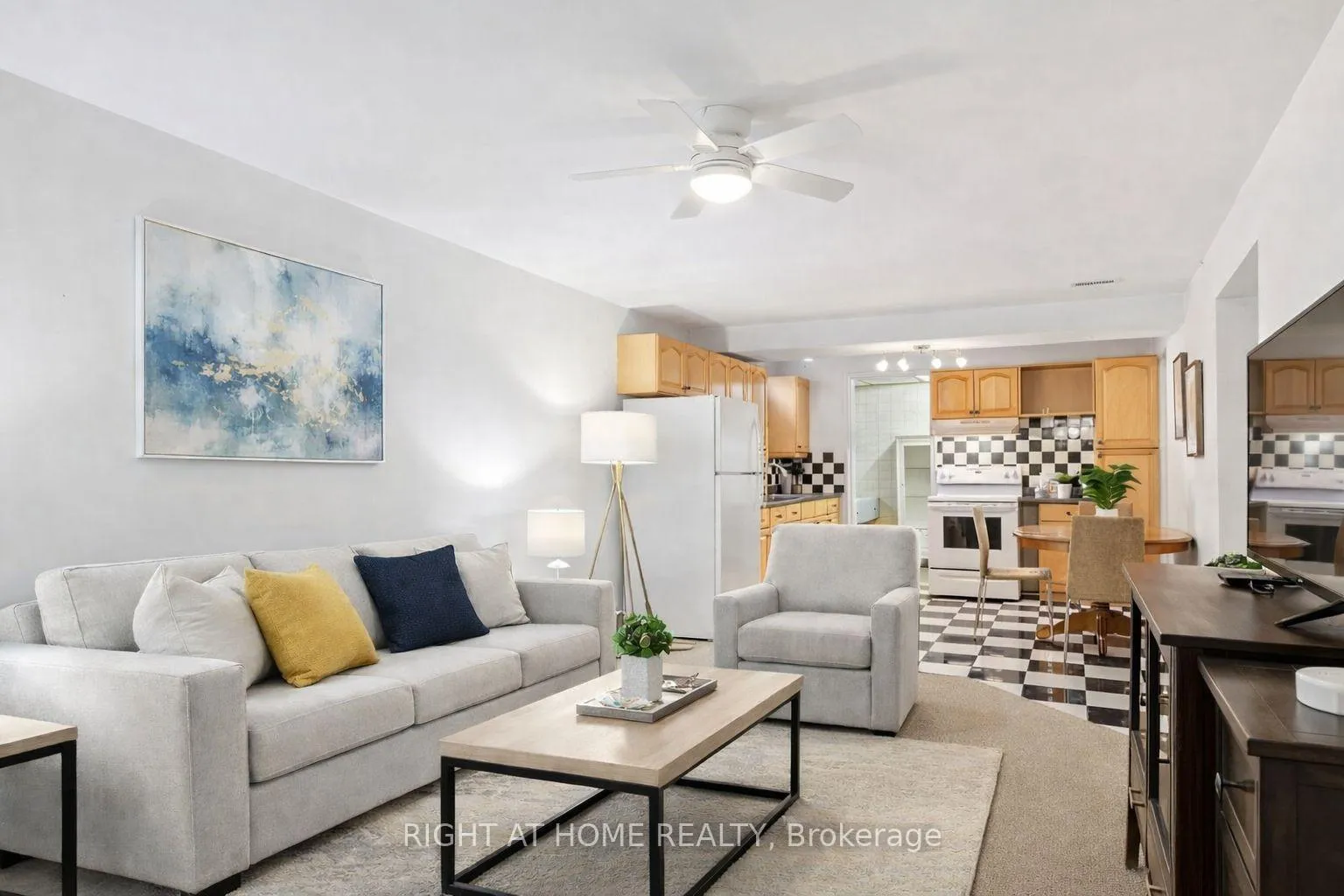 Photo 2 of Unit lower, 720 Leaside Street, Pickering, West Shore — HOMEH