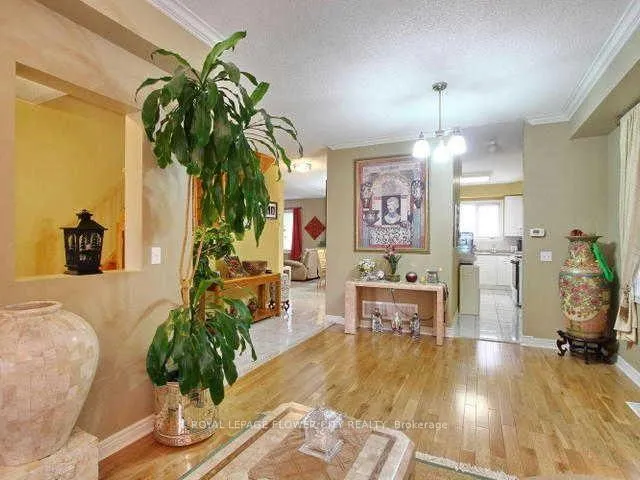 Photo 4 of 20 Whitwell Drive, Brampton, Vales of Castlemore — HOMEH