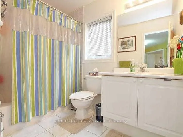 Photo 15 of 20 Whitwell Drive, Brampton, Vales of Castlemore — HOMEH