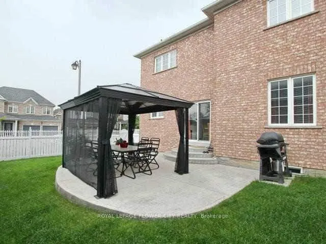 Photo 19 of 20 Whitwell Drive, Brampton, Vales of Castlemore — HOMEH