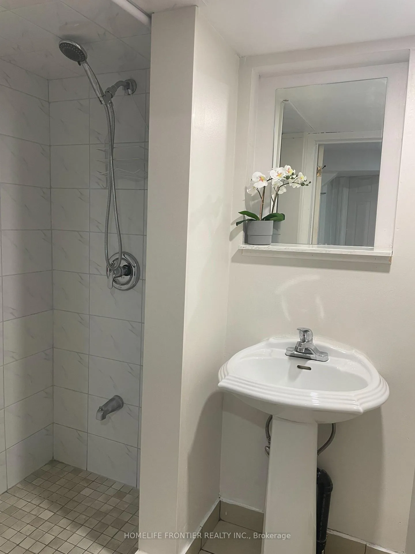 Photo 11 of Unit Bsmt, 32 Colonsay Road, Markham, Royal Orchard — HOMEH