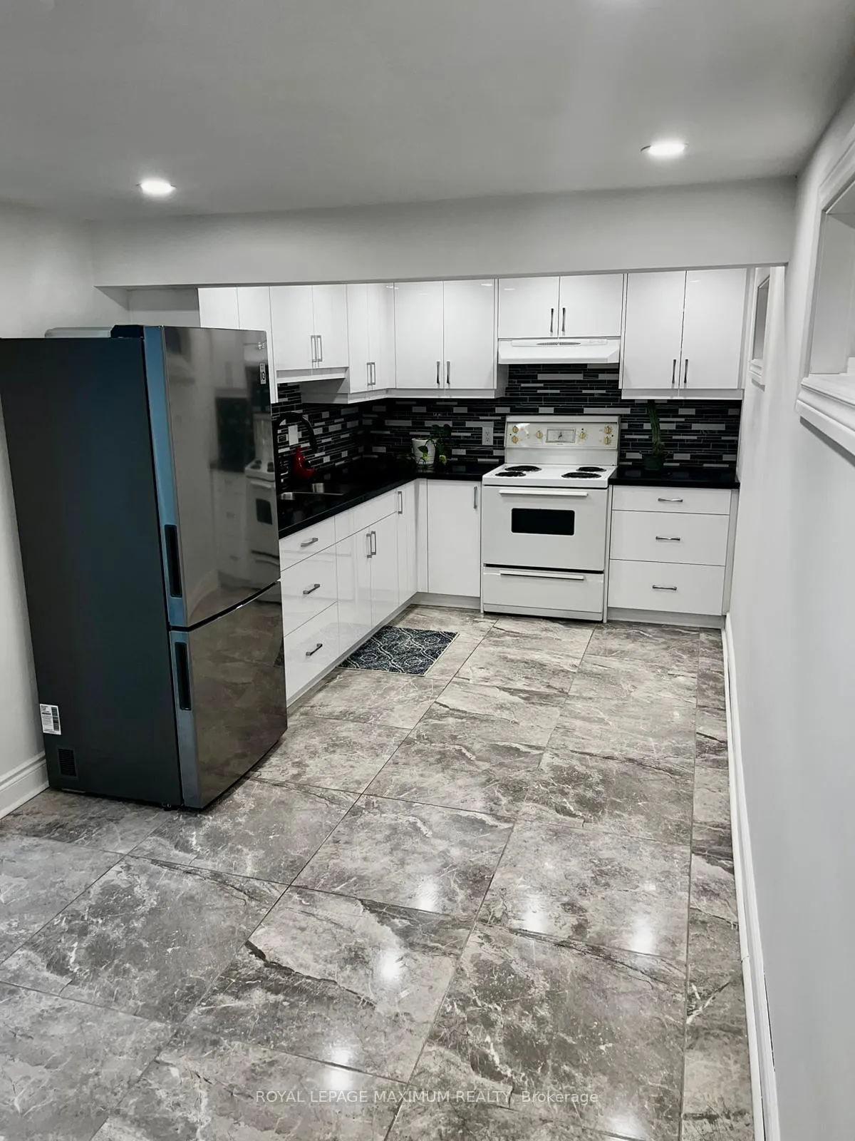 Photo 1 of Unit Bsmt, 41 Knotty Pine Trail, Markham, Royal Orchard — HOMEH