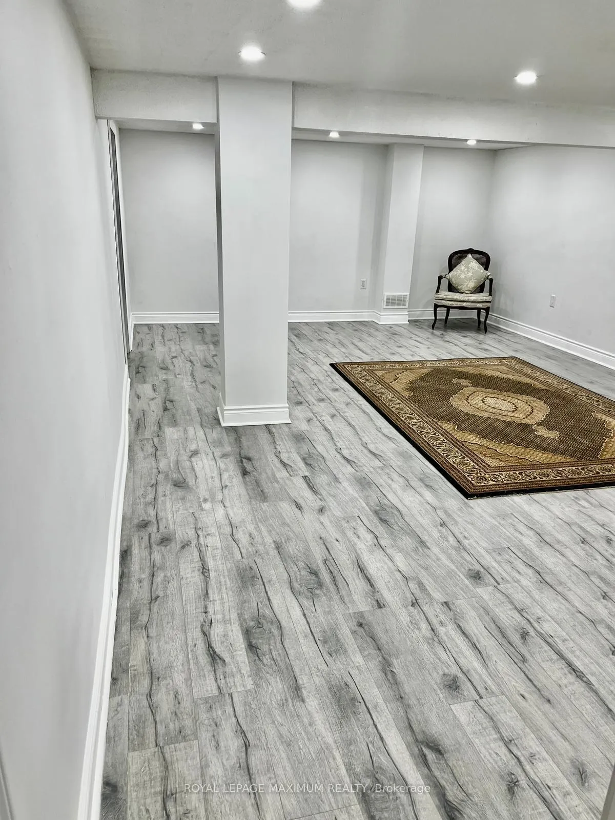 Photo 3 of Unit Bsmt, 41 Knotty Pine Trail, Markham, Royal Orchard — HOMEH