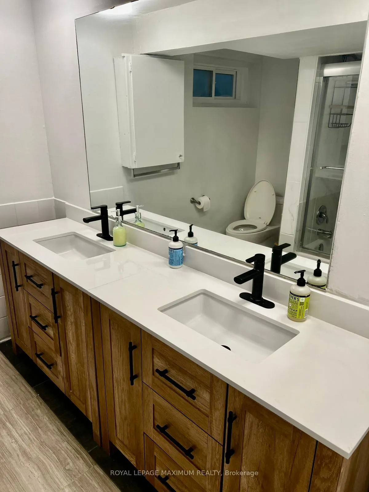Photo 5 of Unit Bsmt, 41 Knotty Pine Trail, Markham, Royal Orchard — HOMEH