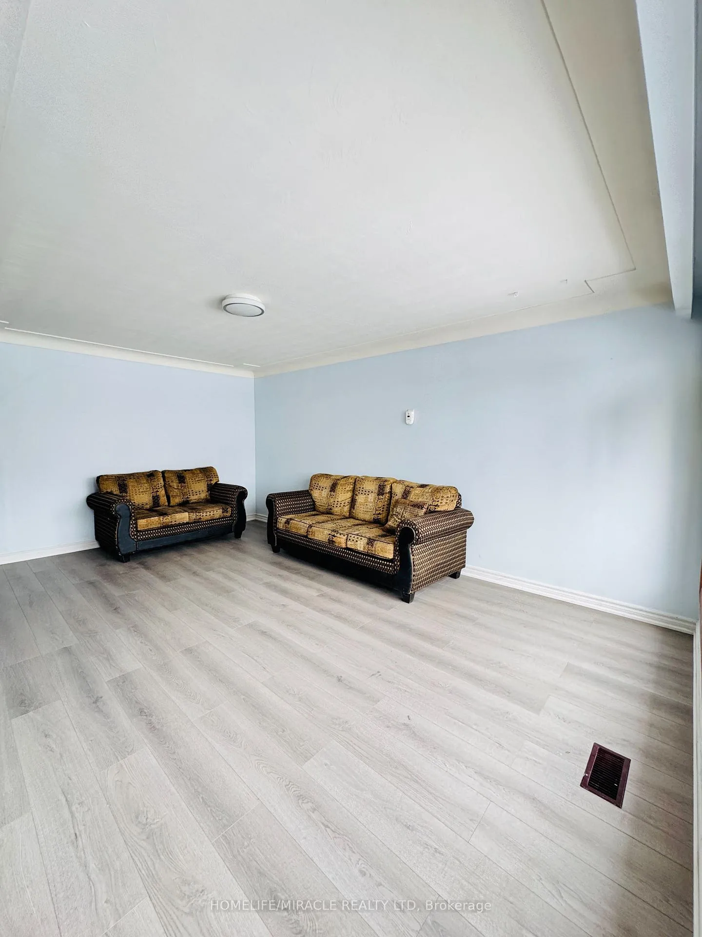Photo 3 of 20 Terrace Drive, Hamilton, Balfour — HOMEH