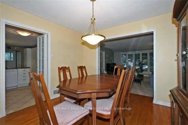 Photo 5 of 3 Shady Lane Crescent, Markham, Langstaff South — HOMEH